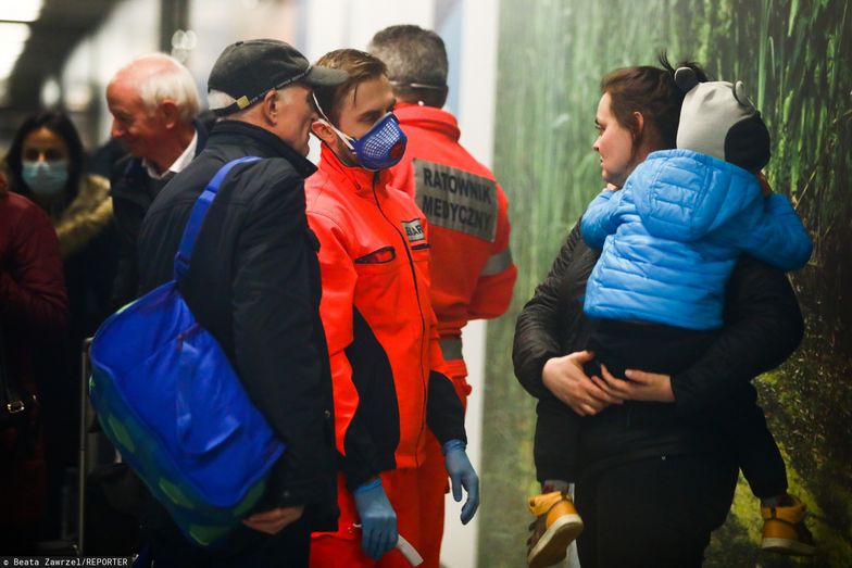 Kontrole na lotniskach to nie wszystko. Do kraju można przecież wjechać na wiele innych sposobów. Nawet przejść granicę na piechotę. 