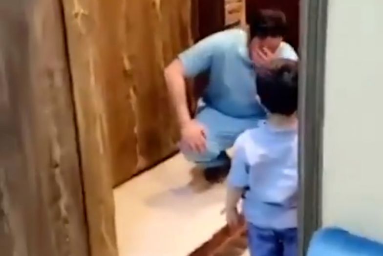 Pielęgniarz rozpłakał się, ponieważ nie mógł przytulić syna