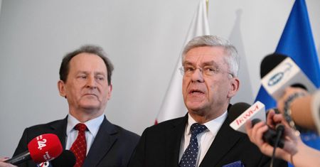 Koronawirus w Polsce. Stanisław Karczewski apeluje do Tomasza Grodzkiego o rezygnację. Chodzi o pobyt we Włoszech