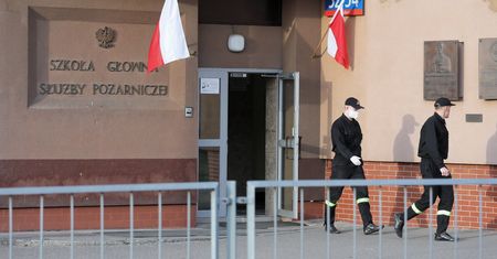 Koronawirus w Warszawie. 47 zakażonych w Głównej Szkole Pożarniczej. Podchorążowie zostaną przeniesieni