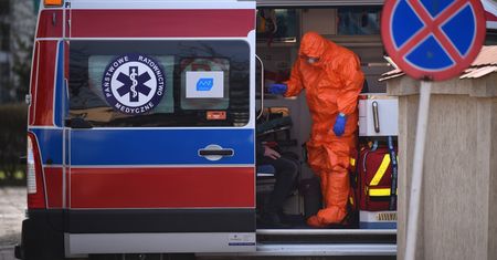 Koronawirus. Raport z frontu, dzień drugi. "Najbardziej boję się kłamstwa"