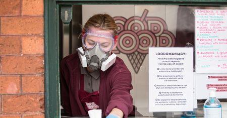 Epidemia koronawirusa. Rząd po Wielkanocy odmrozi gospodarkę? Ekspert: "mało realne"