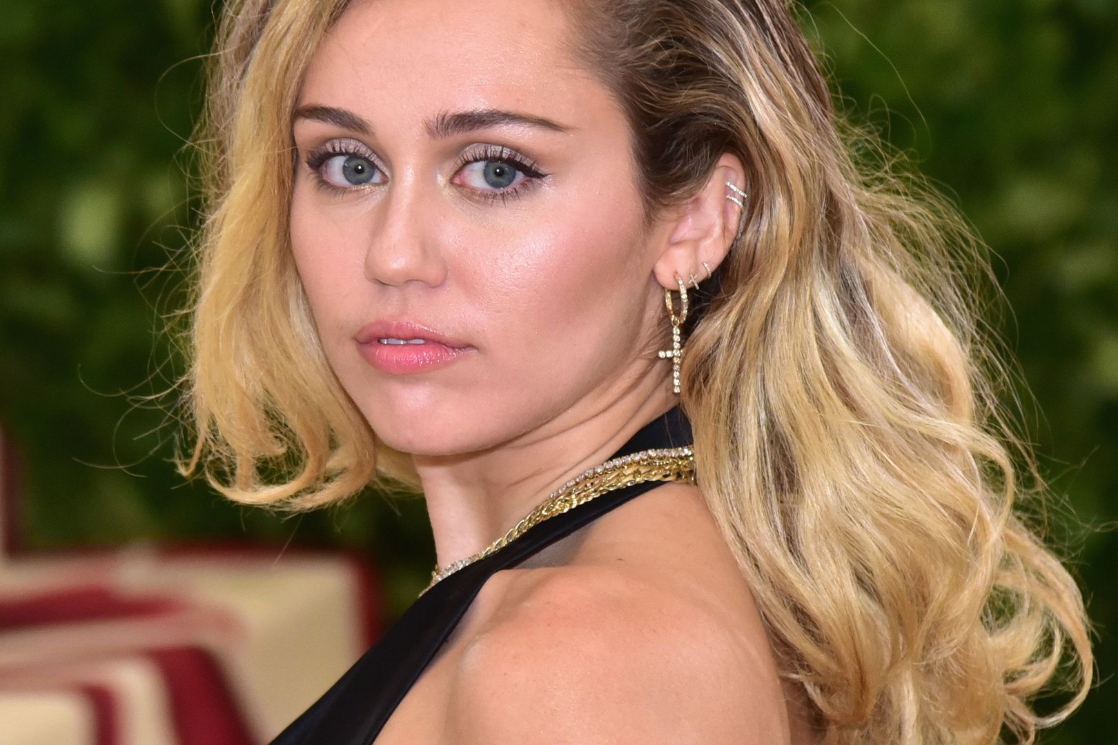 Miley Cyrus została otoczona przez fanów pod hotelem