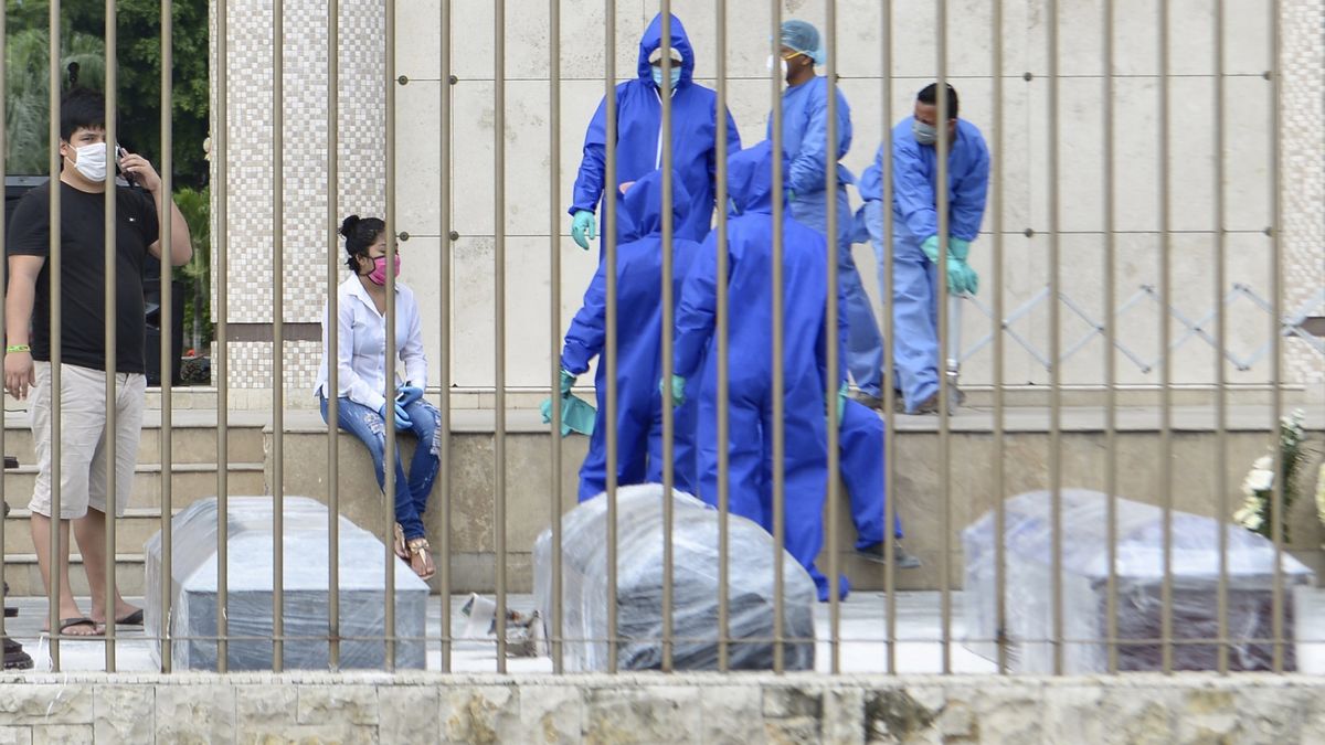 Koronawirus na świecie. W ekwadorskim Guayaquil władze nie nadążają z wywożeniem trumien