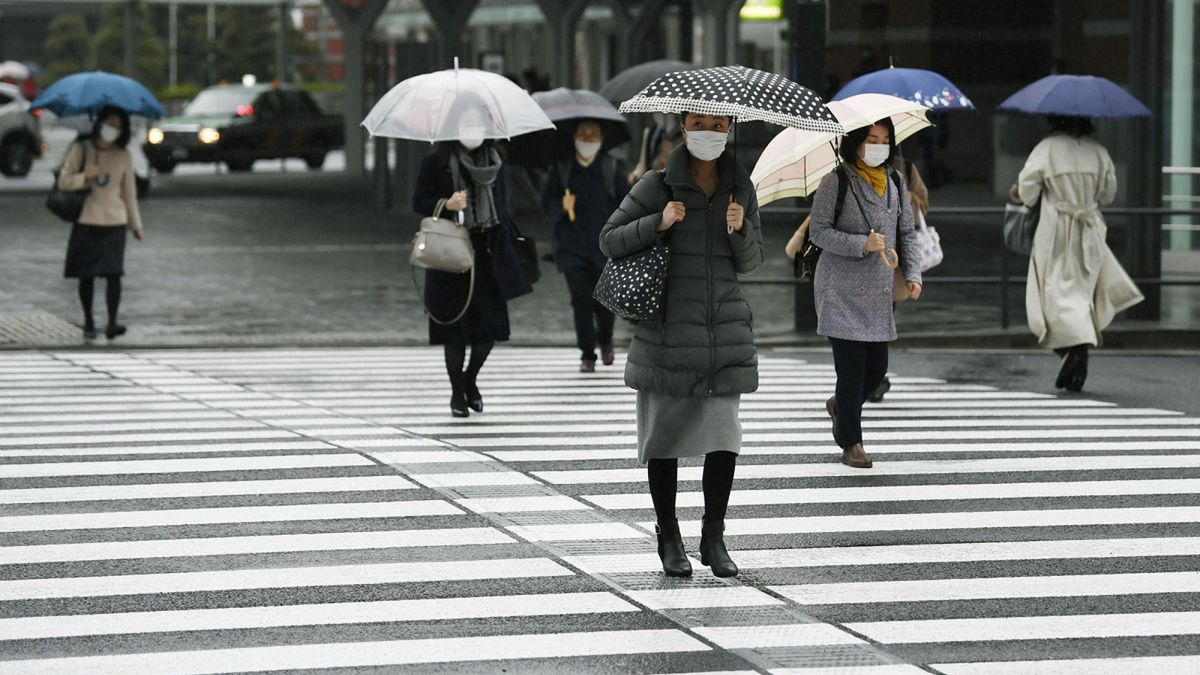 W Japonii odnotowuje się wzrost zarażeń koronawirusem.