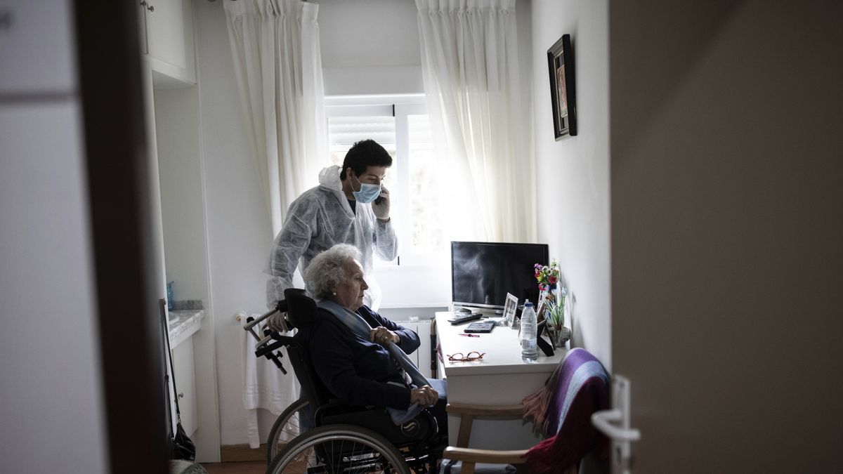 Mieszkańcy domów opieki są szczególnie narażeni na koronawirusa.