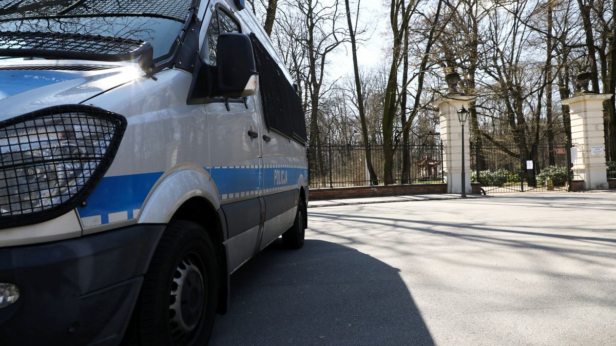 Коронавірус у Польщі. Що можна робити, а чого ні? Уряд уводить чергові обмеження