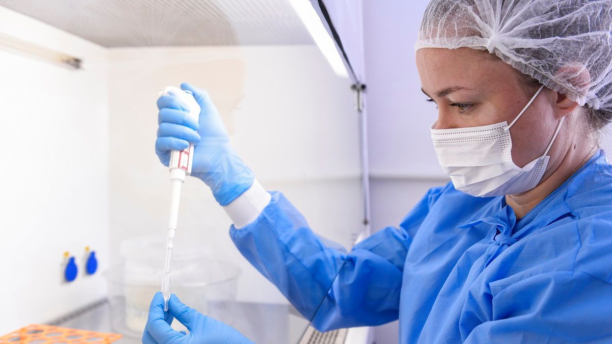 Koronawirus. Naukowcy twierdzą, że może utrzymywać się w powietrzu dłużej, niż do tej pory sądziliśmy.