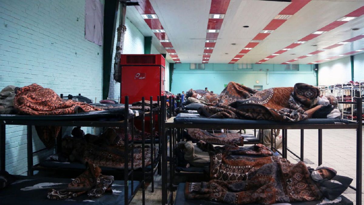 Koronawirus w Iranie. Ułaskawią 10 tys. ludzi.