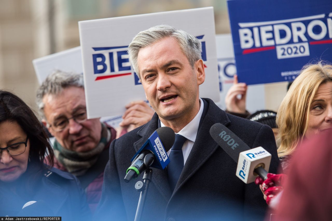 Koronawirus w Polsce. Robert Biedroń apeluje do Andrzeja Dudy. Chce zwołania RBN