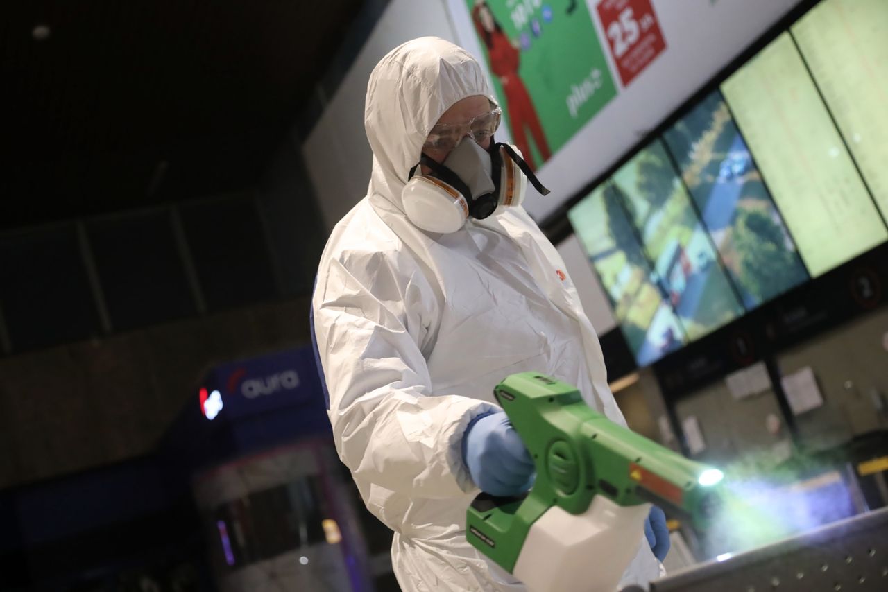 Kursy walut a koronawirus. Inwestorzy wierzą w działania rządów