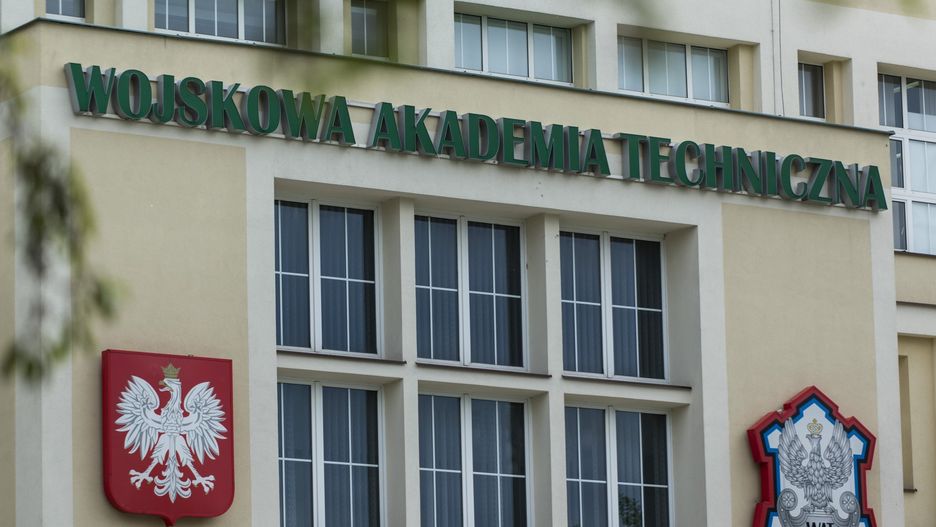 Osoby przebywające w jednym z akademików WAT są objęte kwarantanną.