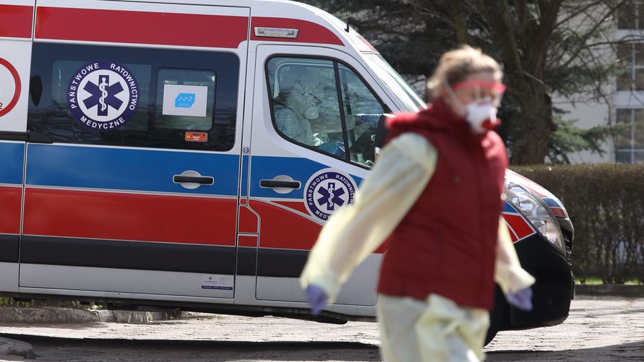Koronawirus w Polsce. Część pracowników ochrony zdrowia nie może wykonywać swoich obowiązków