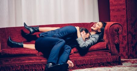 Irina Shayk i Jon Kortajarena w rytmie Jingle Bells! Kampania #ReservedForXmas