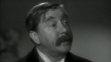 Forrester Harvey, przez swój krępy wygląd i krzaczaste wąsy, był charakterystycznym aktorem, idealnie pasującym do postaci drugoplanowych