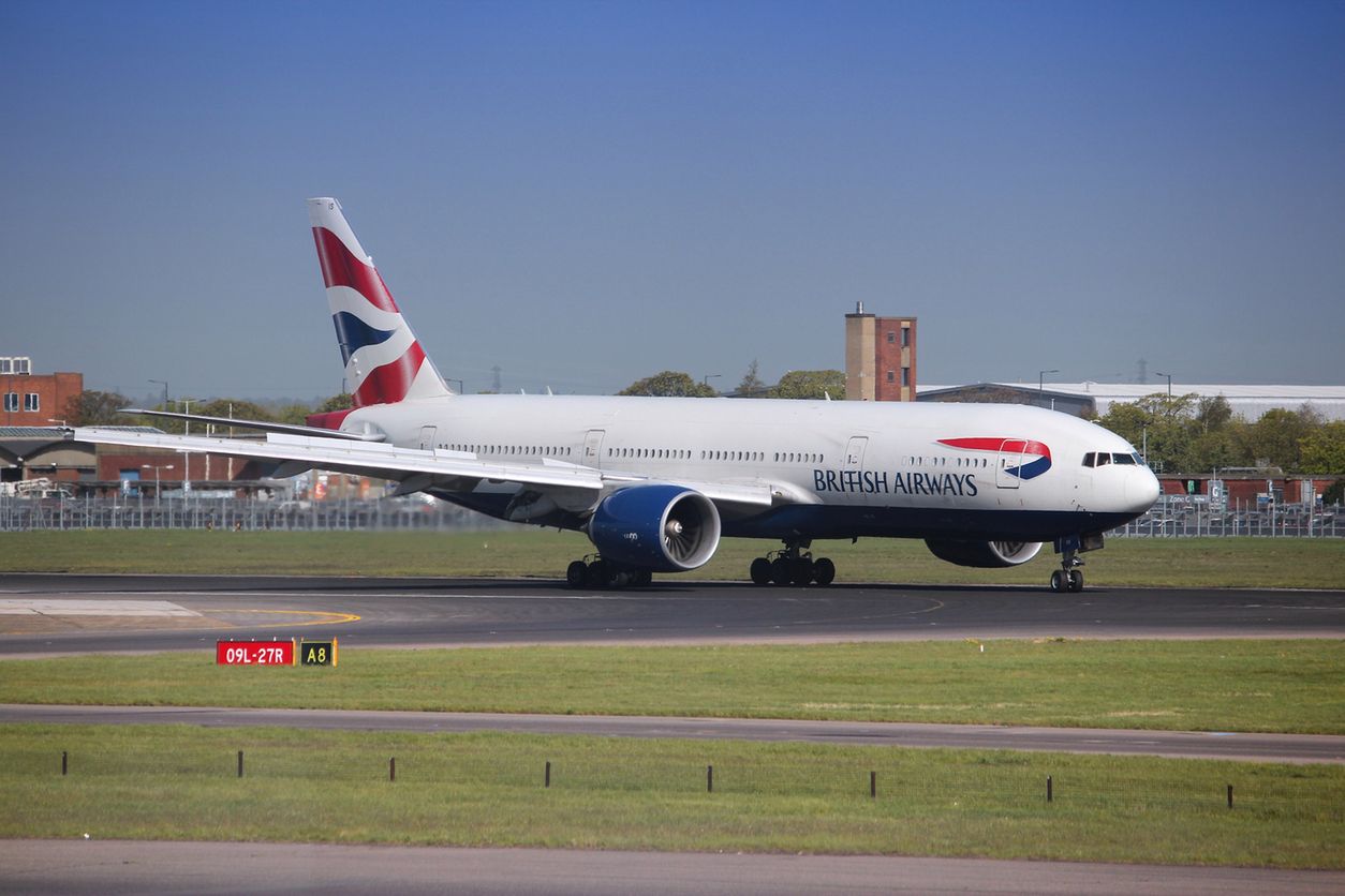 Piloci British Airways pomylili lotnisko. Różnica 1,2 tys. kilometrów