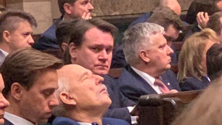 Janusz Korwin-Mikke podczas pierwszego posiedzenia Sejmu wyglądał na śpiącego