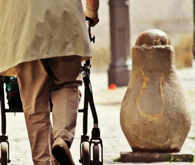 Emerytura minimalna uchroni przed życiem w nędzy, ale nie każdy emeryt może na nią liczyć