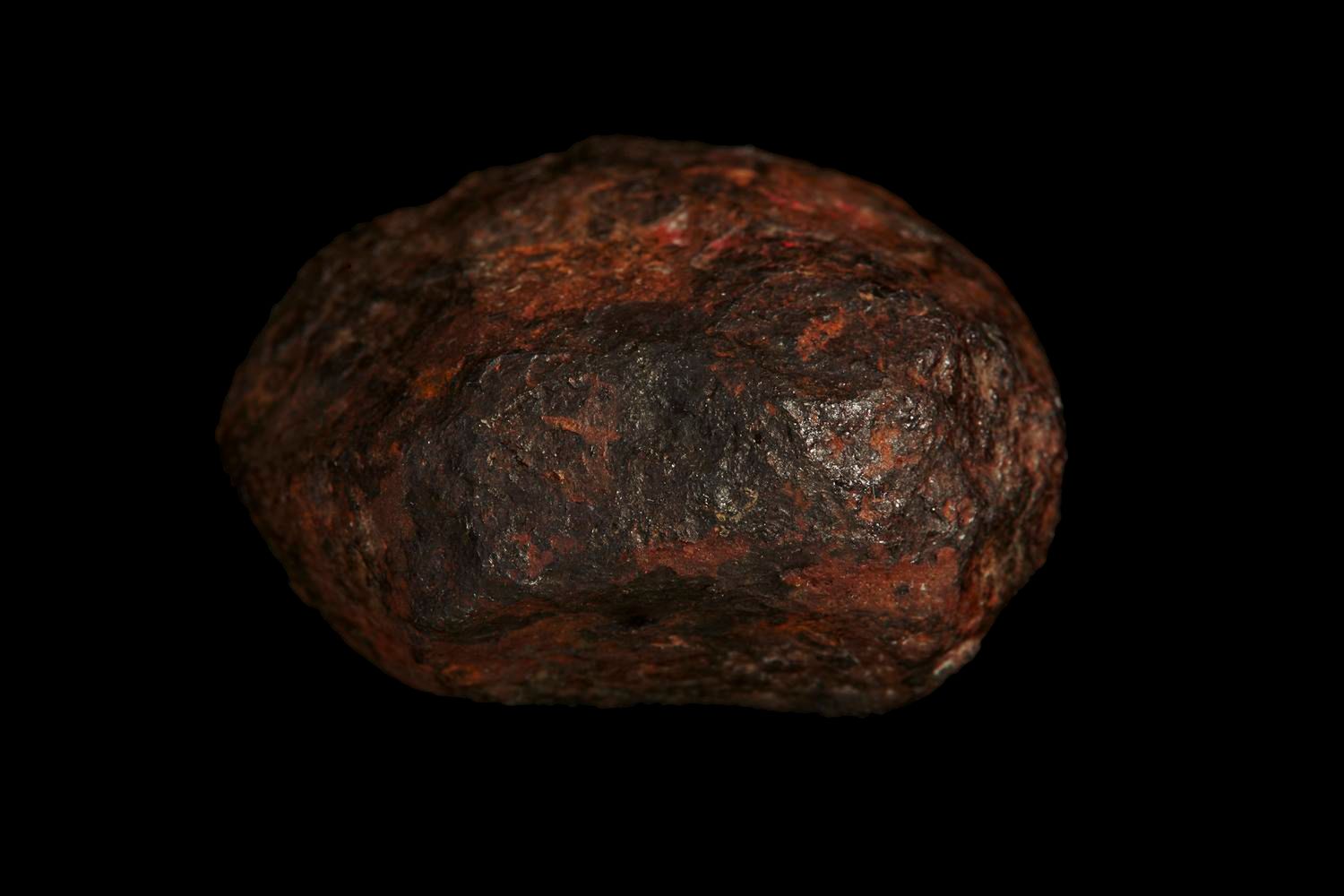 Naukowcy znaleźli w meteorycie minerał niewystępujący naturalnie na Ziemi. 