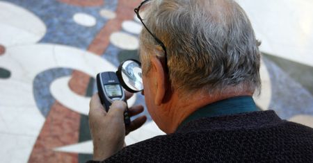Polska jest pod kroplówką seniorów. Emeryci pracują coraz więcej i chętniej