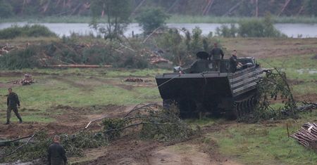 Macierewicz "pod olbrzymim wrażeniem" działań wojska