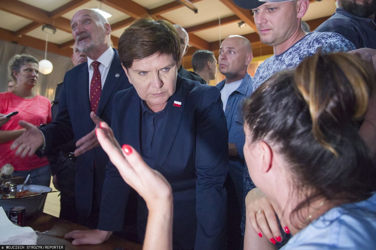 Rytel. Beata Szydło na zdjęciu z gangsterami. "Służby działały prawidłowo"