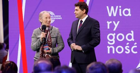 Konwencja PIS. Emerytka zaskoczyła. Ze sceny zaapelowała o tańszy lek