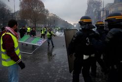 Protest "żółtych kamizelek" w Paryżu. Policja użyła gazu łzawiącego i armatek wodnych na Polach Elizejskich