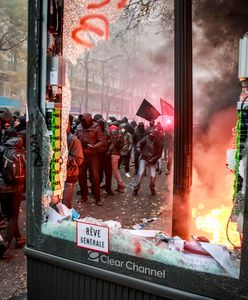 Zamieszki w Paryżu, doszło do starć z policją. Protesty przeciwko reformie emerytalnej