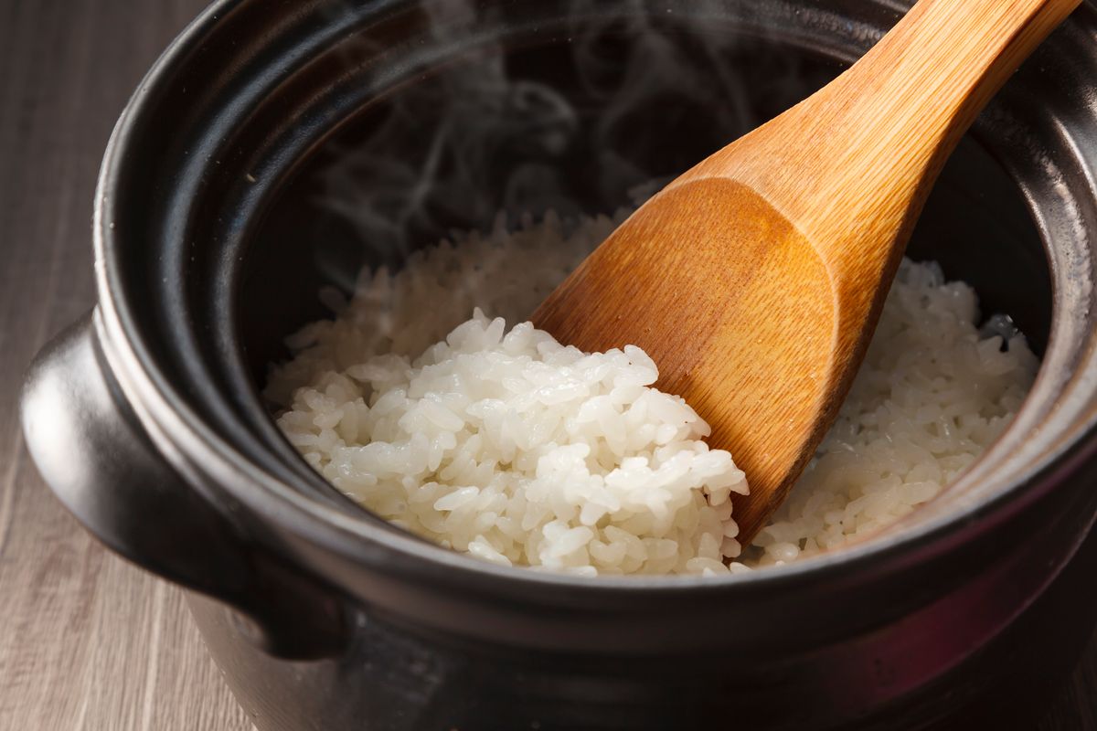Nie podgrzewaj ryżu, bo się zatrujesz. Naukowcy udowadniają