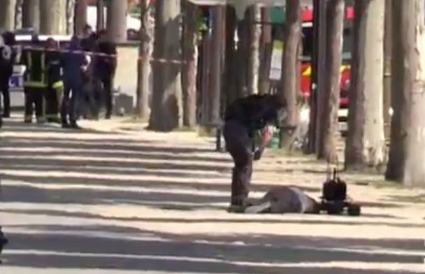 Zamachowiec z Paryża nie żyje. Pokazali nagranie