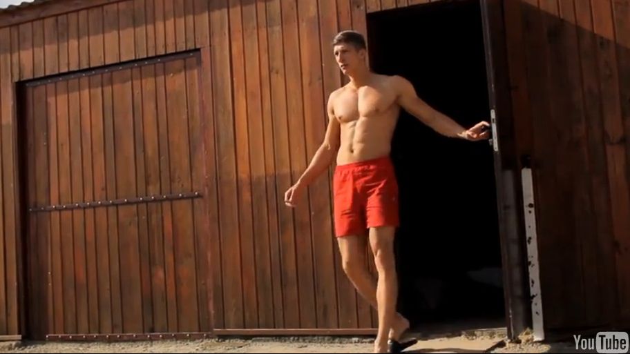 Michał Baryza
Fotografia: screen z youtube.pl