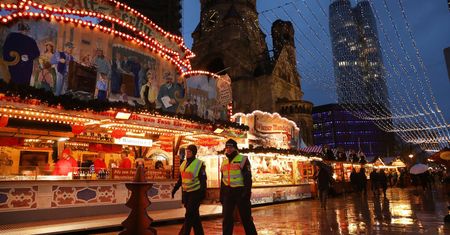 Alarm w pobliżu jarmarku świątecznego w Berlinie