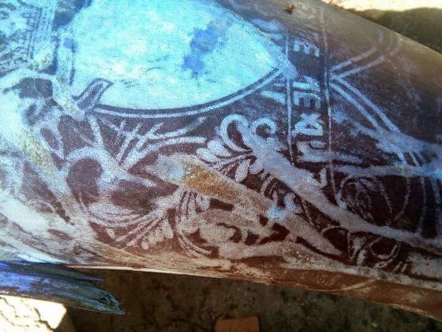 Znaleźli rybę z tajemniczymi symbolami. Nikt nie wie o co chodzi