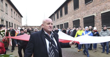 Narodowcy w Oświęcimiu. Policja: nie było zgody, sprawdzamy nagrania
