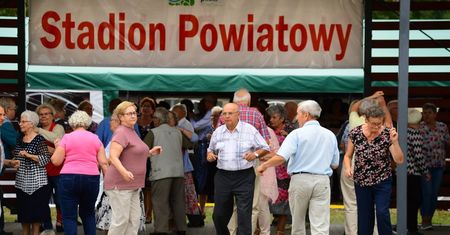 Emeryci bawili się na pikniku na Stadionie Powiatowym