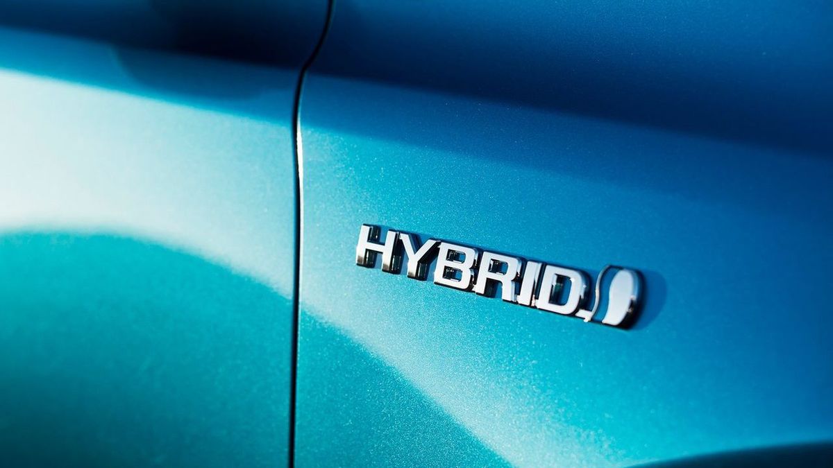 Samochody z napędem hybrydowym mają być tańsze