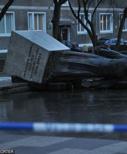 Pomnik ks. Jankowskiego obalony. Zatrzymano trzech mężczyzn z Warszawy