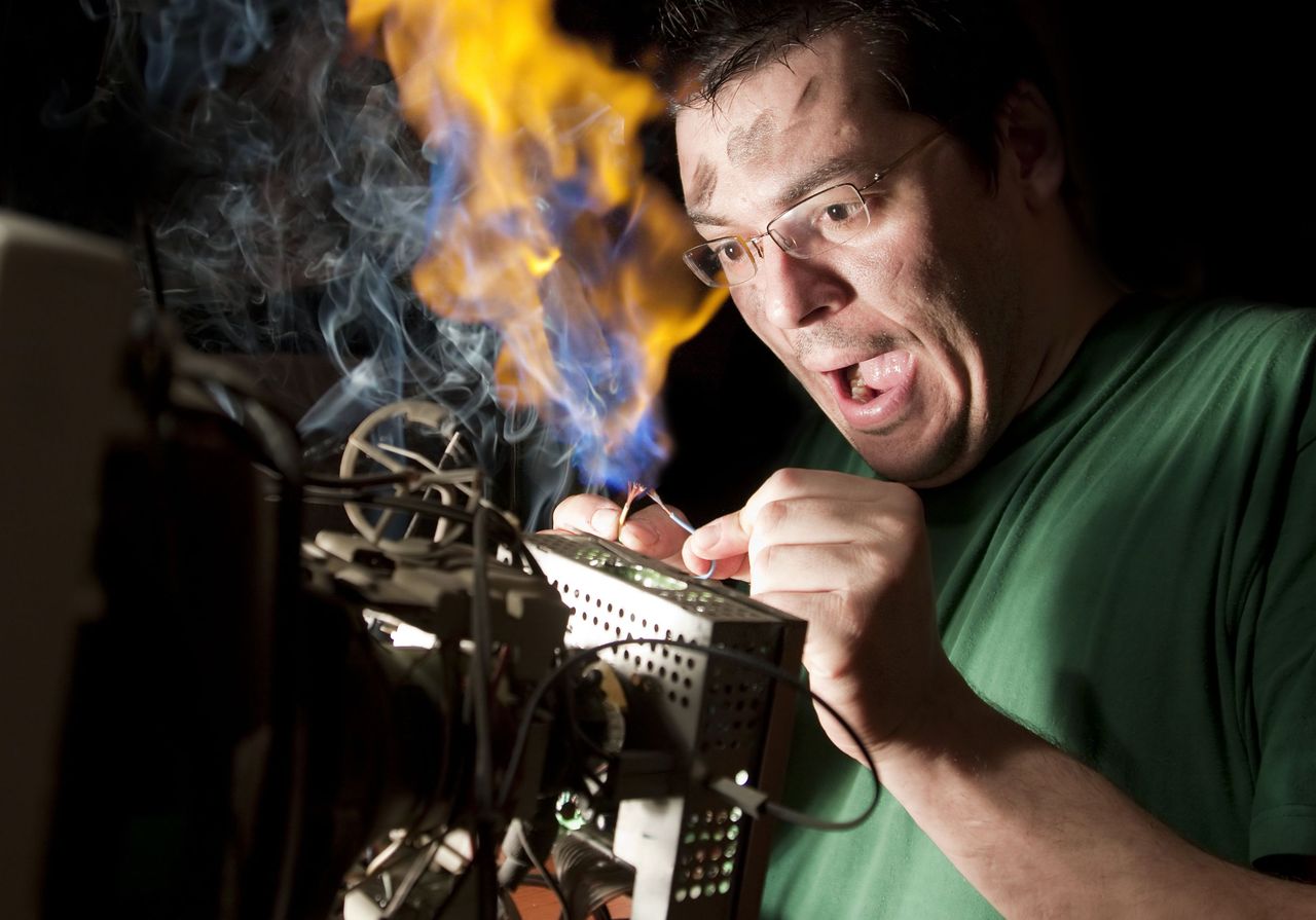 "Elektryka prąd nie tyka". Na pewno?