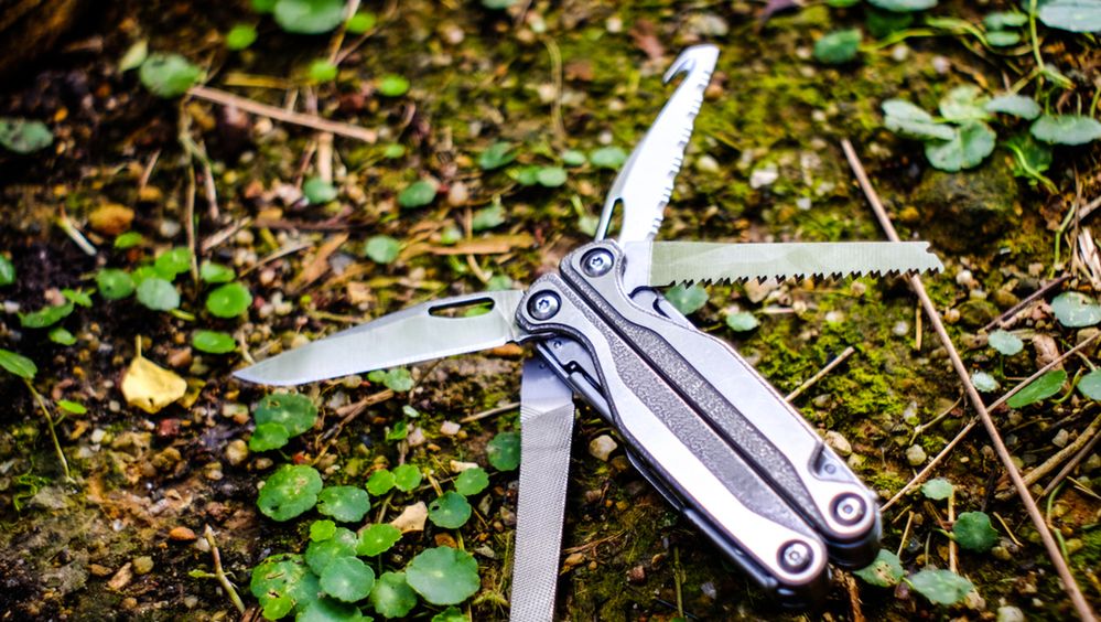 Multitool do auta i w plener. Scyzoryki dla praktycznych