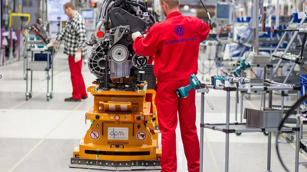 Polska gospodarka spowolni mocniej niż zapowiadali wcześniej ekonomiści PKO BP.