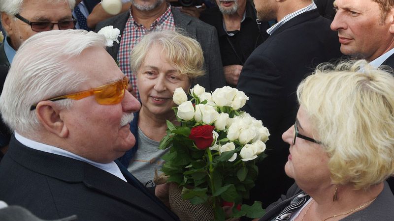 W "Wiadomościach" TVP dostało się i Lechowi Wałęsie i Henryce Krzywonos-Strycharskiej