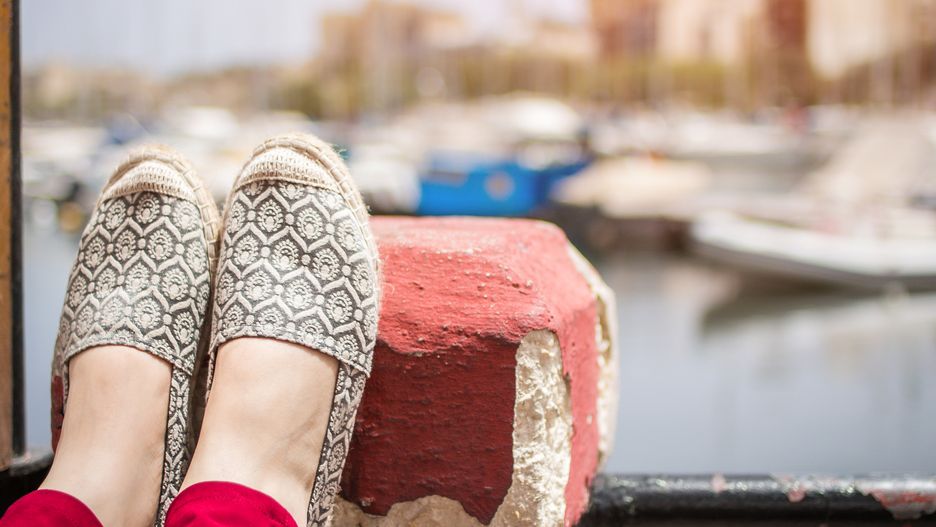 Na urlop, na zakupy, na co dzień - espadryle to wygodne i modne buty