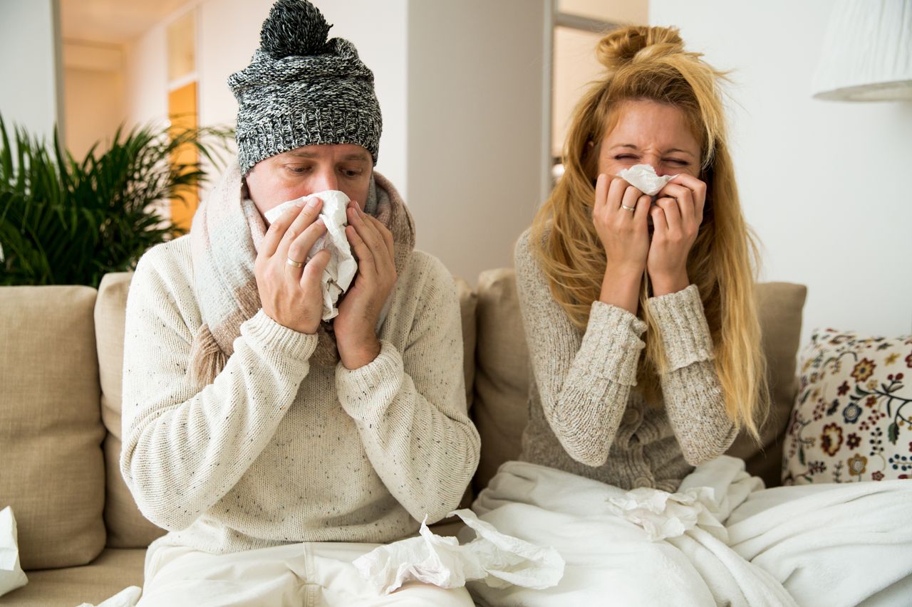 Znów męczy cię przeziębienie? Wypróbuj tanie, domowe sposoby na grypę