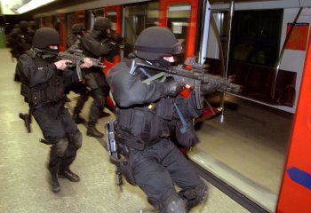Antyterroryści interweniowali w warszawskim metrze