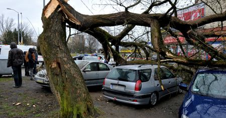 Wichury w całej Polsce. Ponad 2 tys. osób bez prądu