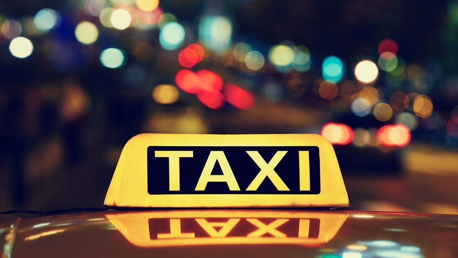 Protest taksówkarzy w Warszawie. Wrogami Uber i Taxify