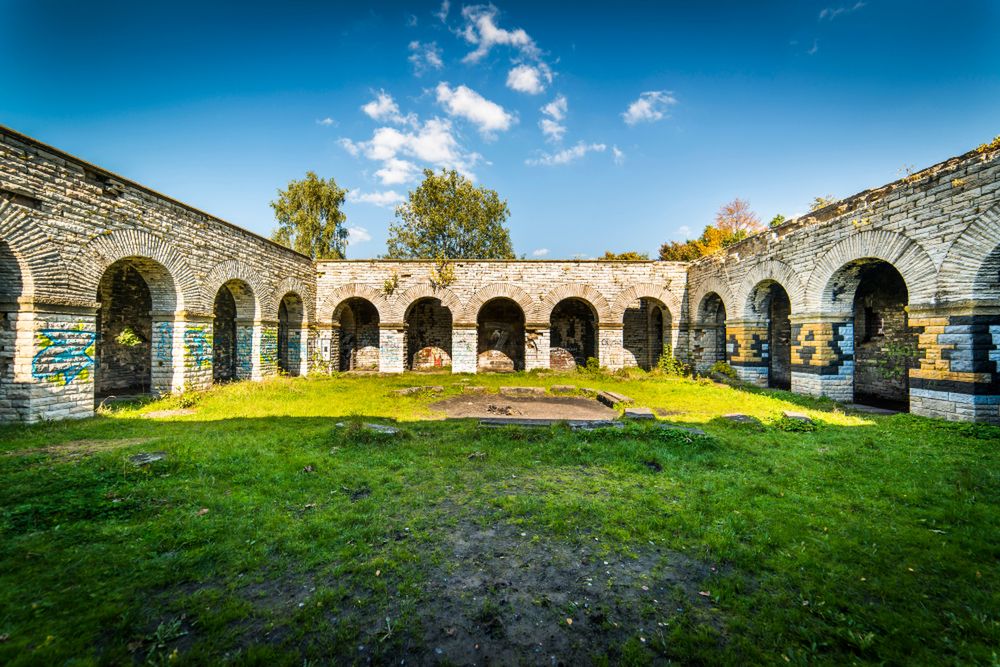 Do naszych czasów nie zachowały się żadne dokumenty, które potwierdzałyby rzeczywiste przeznaczenie obiektu