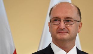 Wybory parlamentarne 2019. Nietypowy plakat wyborczy wiceszefa MSZ Piotra Wawrzyka