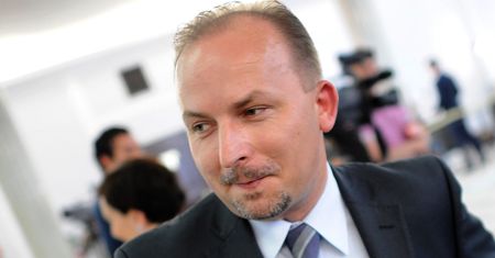 Za żarty z lesbijek wyleciał z PO. Teraz znów ma trafić na listę tej partii
